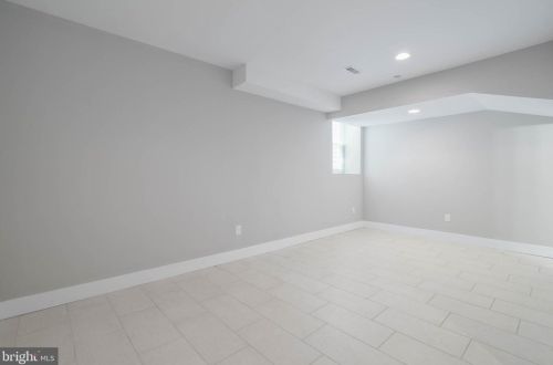 854 Leithgow St, Philadelphia PA 19123-2127 exterior