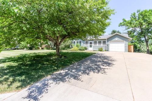 557 Arner Ave, Saint Paul, MN 55126-6028