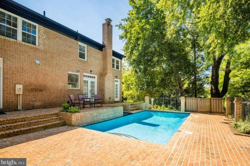 1326 Kirby Rd, Mc Lean VA  22101-2409 exterior