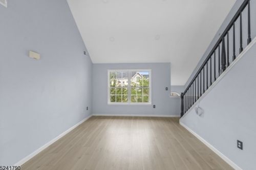 124 Tomahawk Ct, Montgomery NJ  08502-4105 exterior