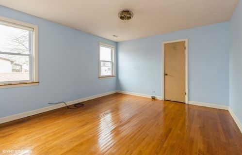 3322 Catalpa Ave, Chicago IL 60625-2275 exterior