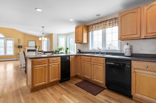 189 Lakeside Oaks Dr, Barrington NH 03825-3334 exterior