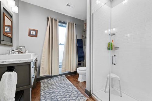 36 Portland Pl, Saint Louis MO 63108-1242 exterior