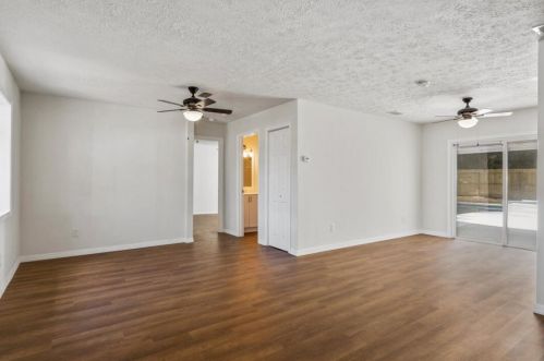 1702 Hampshire Ln, Fort Pierce FL 34953-2046 exterior