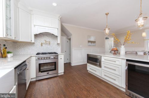 281 Rhoads Ave, Tavistock NJ  08033-1470 exterior