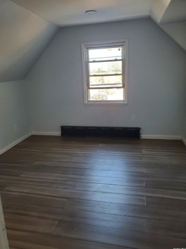 33 Clearstream Ave, Valley Stream NY  11580-5143 exterior