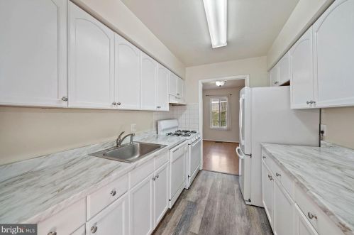 5537 Burnside Dr, Rockville MD 20853-2457 exterior