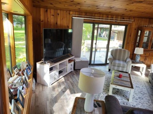 1204 Fleetwood Dr, Manitowoc WI 54220-2362 exterior