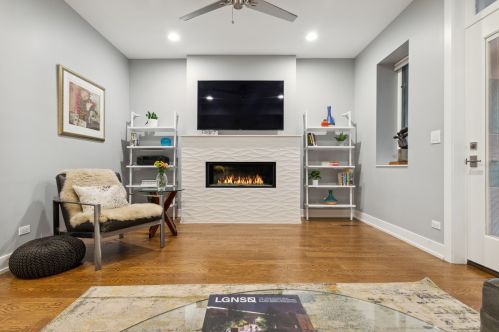 2037 Sawyer Ave, Chicago IL 60647-2703 exterior