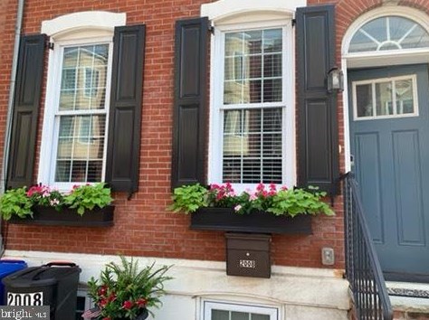 2008 Carpenter St, Philadelphia PA  19146-2617 exterior