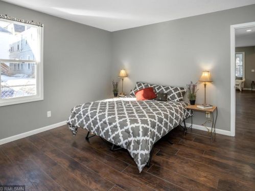 896 6 St, Saint Paul MN 55106-4503 exterior