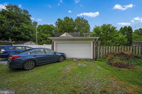 1023 Clay St, Lancaster PA 17603-2609 exterior