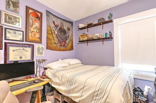 69 Arnold St, Providence RI 02906-1065 exterior