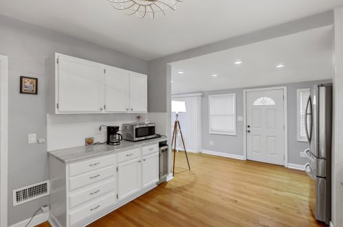 4744 Laramie Ave, Chicago IL 60803-6818 exterior