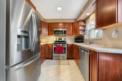 1491 Mohican Dr, Pittsburgh PA 15228-1613 exterior