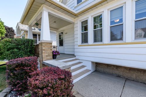 2256 65th St, Milwaukee, WI 53219-2060