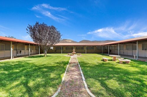 37055 De Portola Rd, Temecula CA 92592-9575 exterior