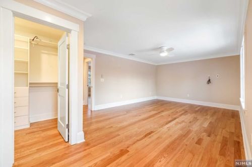 81 Trommel Dr, Mahwah NJ 07430-1533 exterior