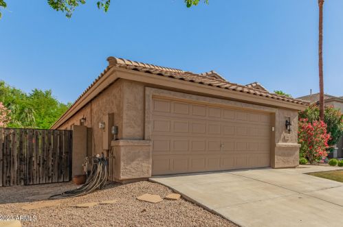295 Goldfinch Way, Chandler AZ  85286-4550 exterior
