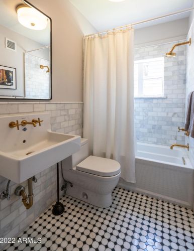 1815 11 Ave, Phoenix AZ 85021-4415 exterior