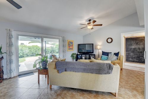 23 Las Flores, Boynton Beach FL 33426-8808 exterior