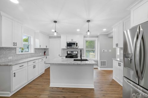 47 Harrison Ave, Edison NJ  08837-3430 exterior