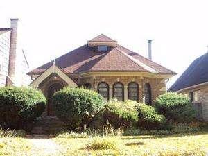 3868 42nd St, Milwaukee, WI 53216-3033