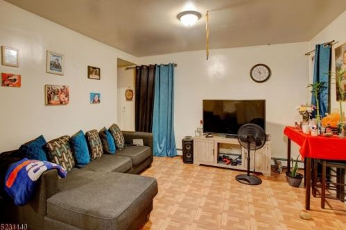 32 Butler St, Paterson NJ 07524-1926 exterior