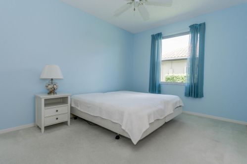 8225 Desmond Dr, Boynton Beach FL 33472-5014 exterior