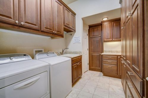 11513 Firethorn Ct, Austin TX 78732-2231 exterior