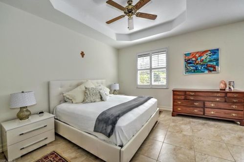 5680 Napa Wood Way, Naples FL 34116-3866 exterior