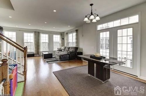 901 Leia Ln, New Brunswick NJ  08904-1868 exterior