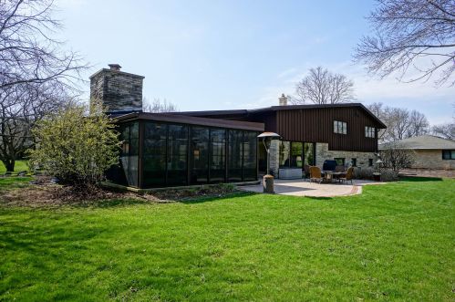 9355 Thrush Ln, Milwaukee WI 53217-1375 exterior