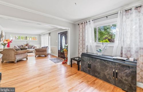 220 Thistle Dr, Silver Spring, MD 20901-1648