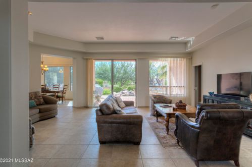 4707 Piccadilly Dr, Green Valley AZ 85622-5465 exterior