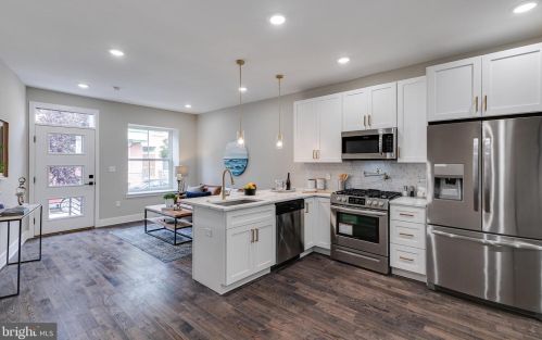 1013 24th St, Philadelphia PA  19146-2543 exterior