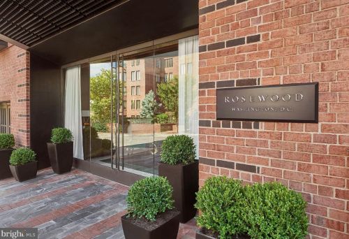 1026 31st St, Washington DC  20007-4405 exterior