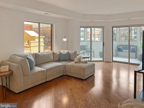 2151 Jamieson Ave, Alexandria, VA 22314-5705