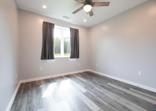 3139 Tischer Rd, Duluth MN 55803-1131 exterior