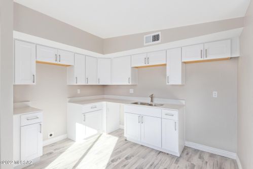 437 Kelso St, Tucson AZ  85705-4768 exterior