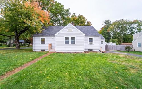 166 Giddings Ave, Windsor CT 06095-3744 exterior