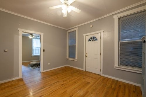 2102 Roscoe St, Chicago IL 60618-5819 exterior