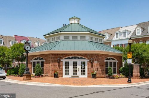 1201 Wilkes St, Alexandria VA 22314-5907 exterior