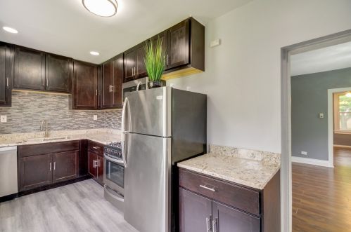 1344 112 St, Chicago IL 60617-7027 exterior