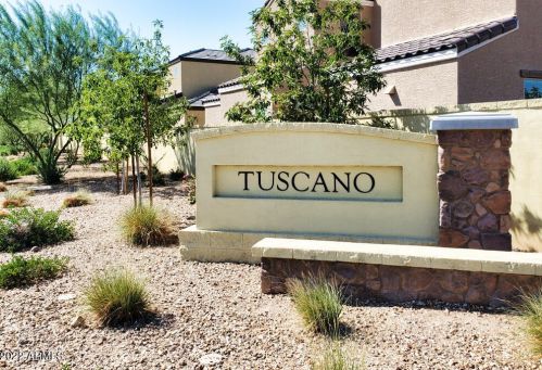 8057 Albeniz Pl, Phoenix AZ  85043 exterior