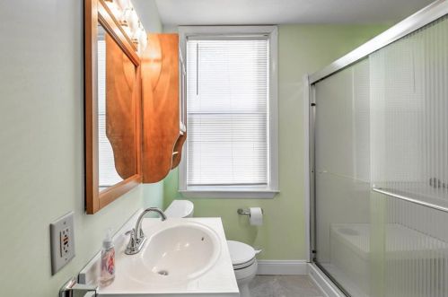 350 Mount Pleasant Ave, Providence RI 02908-5153 exterior