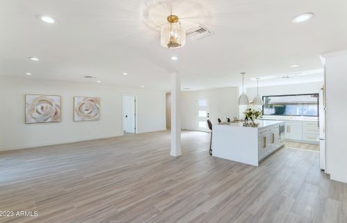 9052 29th St, Phoenix AZ  85028-5302 exterior