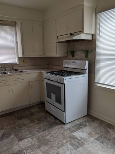 5859 66th St, Milwaukee WI  53218-1928 exterior