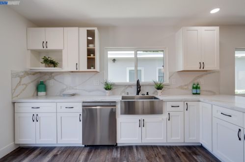 1539 Blake St, Berkeley CA 94703-1830 exterior