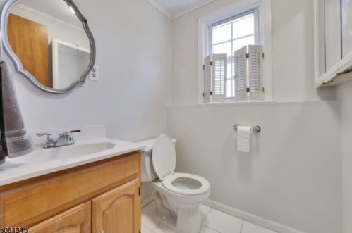 28 Janet Ln, Berkeley Heights NJ 07922-2417 exterior